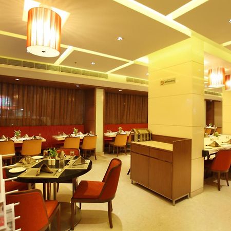 Comfort Inn Legacy Rádžkót Restaurace fotografie