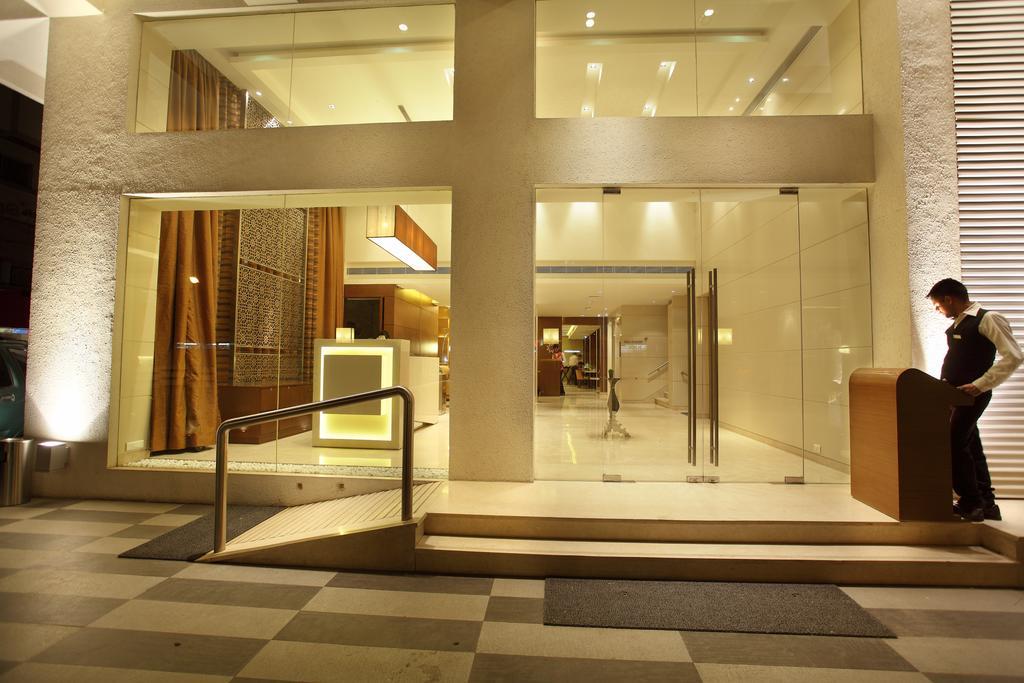Comfort Inn Legacy Rádžkót Exteriér fotografie