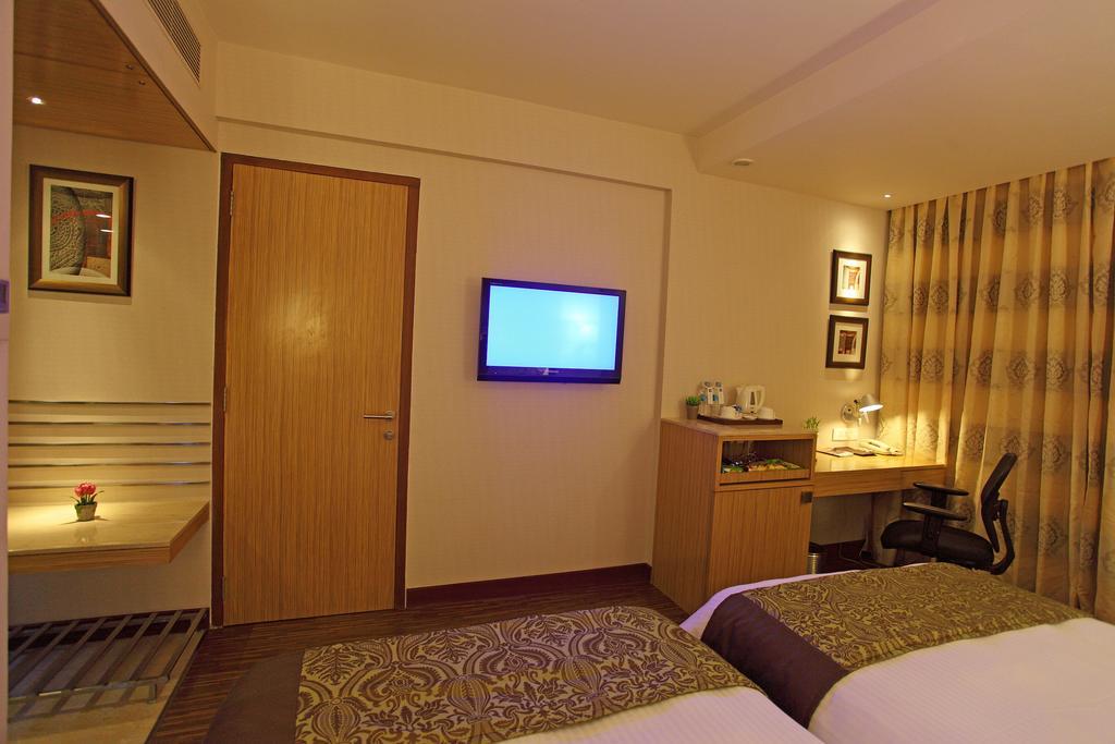 Comfort Inn Legacy Rádžkót Exteriér fotografie