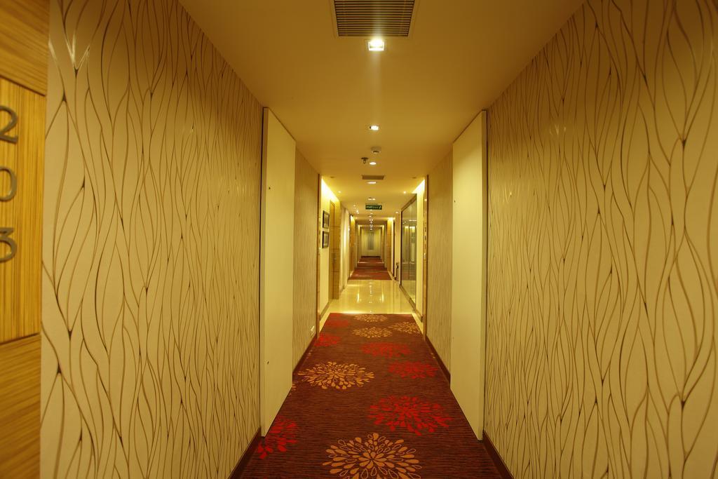 Comfort Inn Legacy Rádžkót Exteriér fotografie