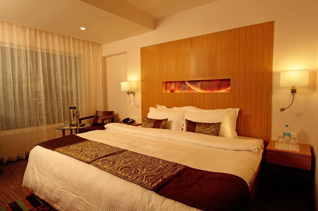 Comfort Inn Legacy Rádžkót Exteriér fotografie