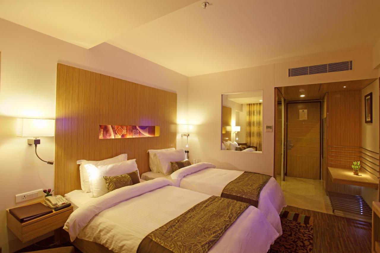 Comfort Inn Legacy Rádžkót Exteriér fotografie